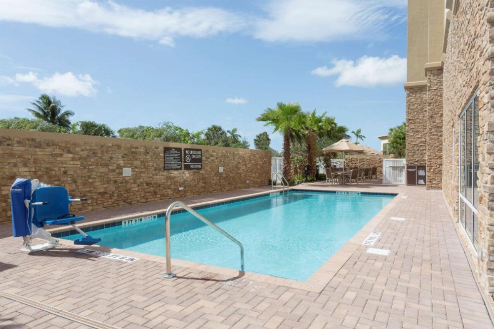 Hampton Inn By Hilton Fort Lauderdale Pompano Beach FL Image 23